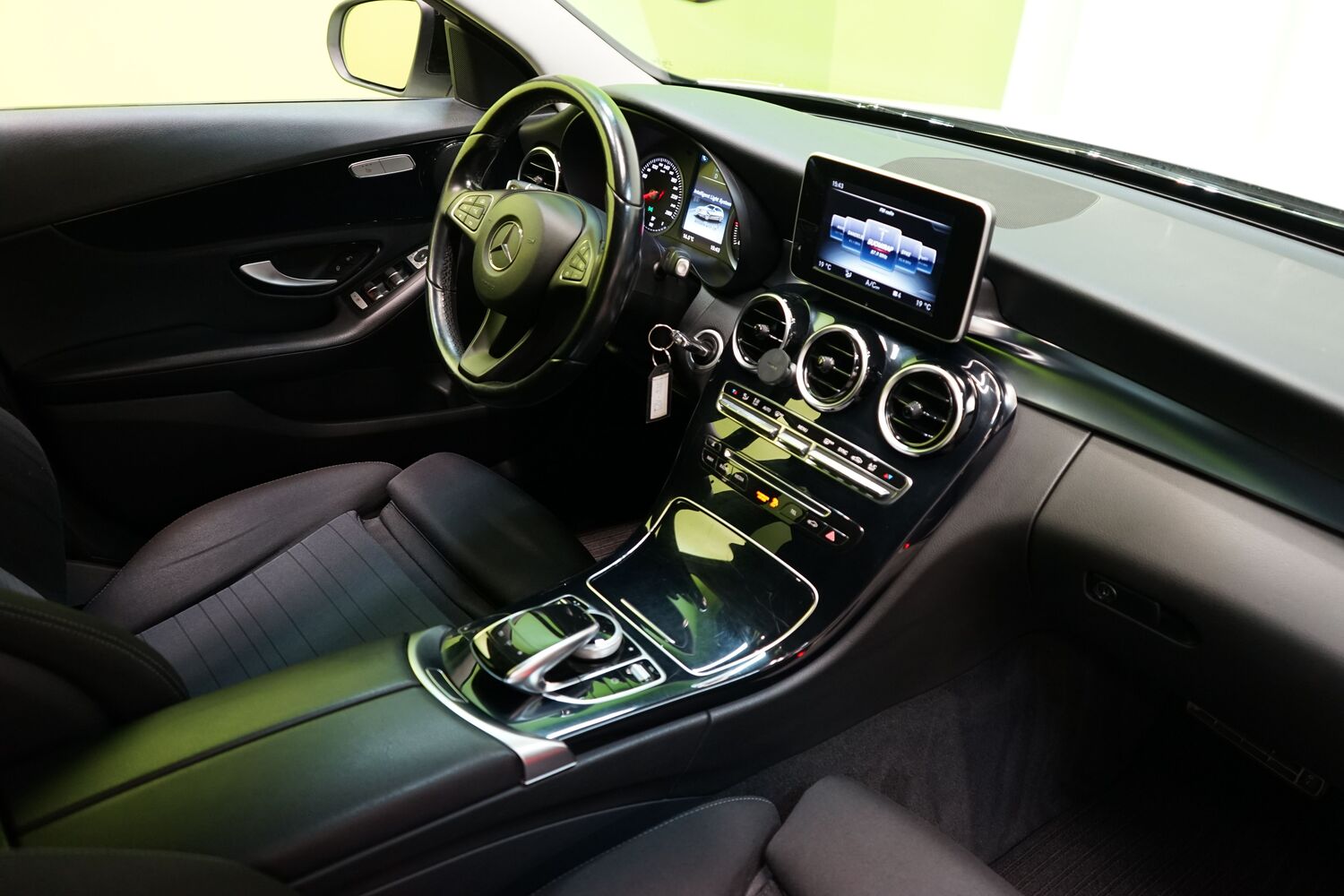Mercedes-Benz C vaihtoauto