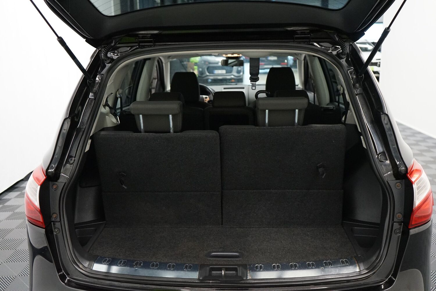 Nissan Qashqai+2 vaihtoauto