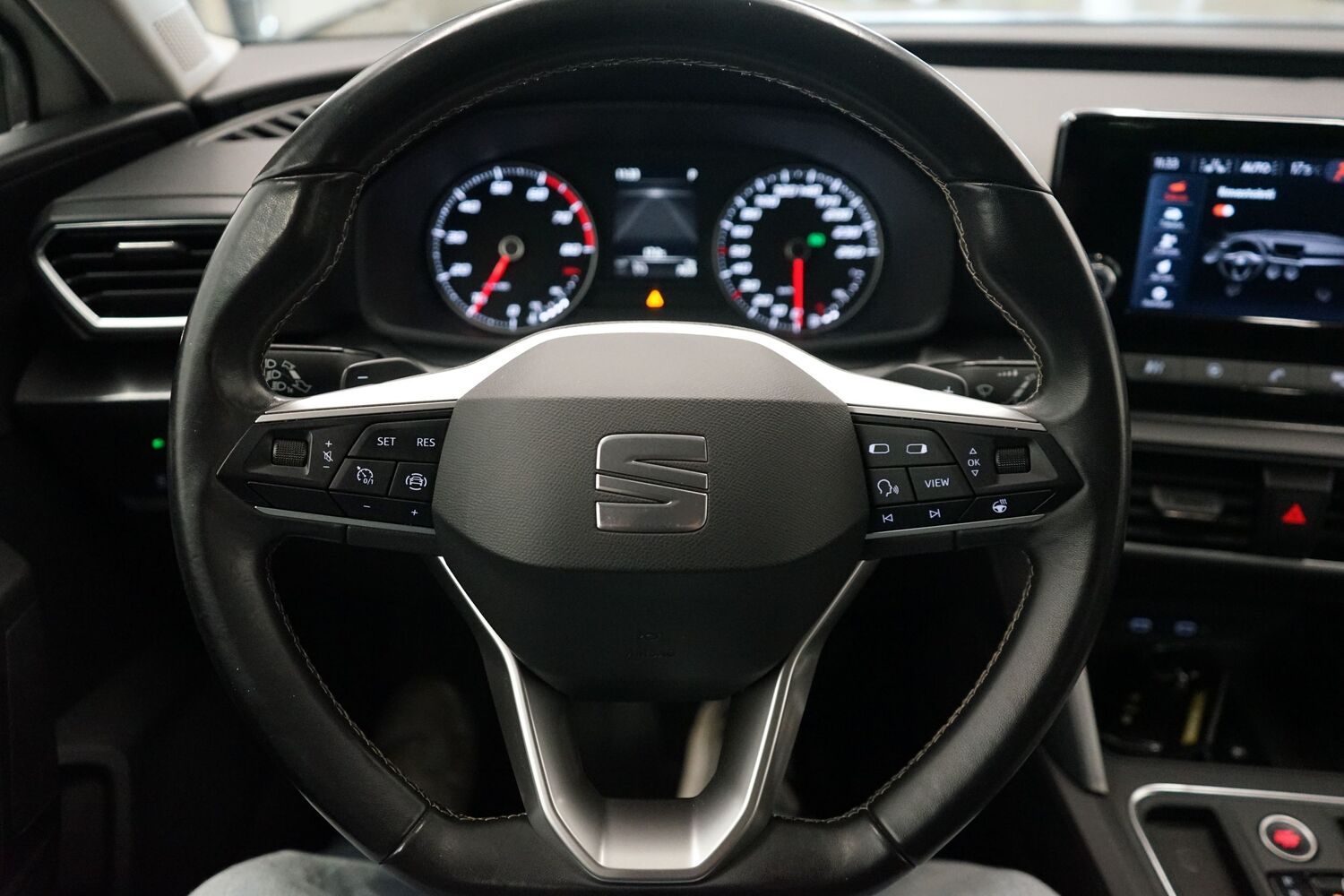 SEAT Leon Sportstourer vaihtoauto