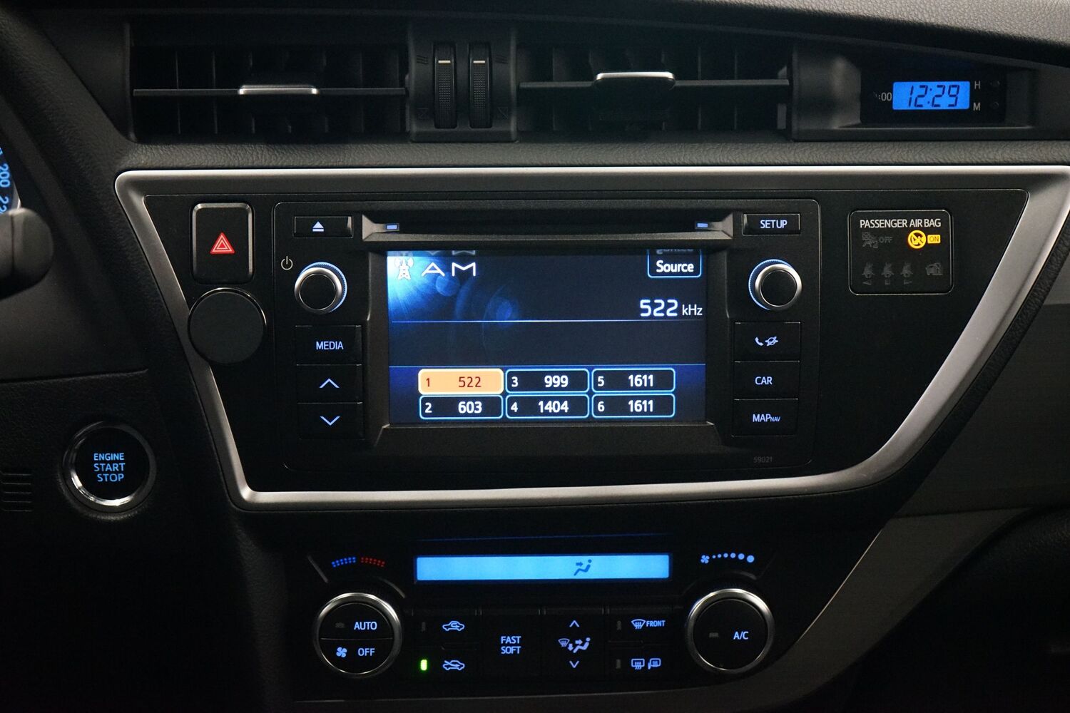 Toyota Auris vaihtoauto