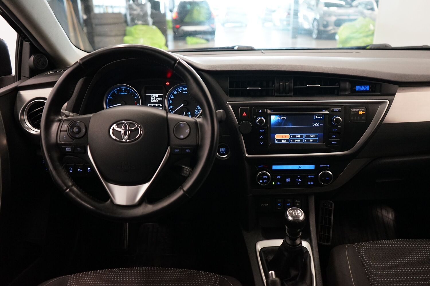 Toyota Auris vaihtoauto