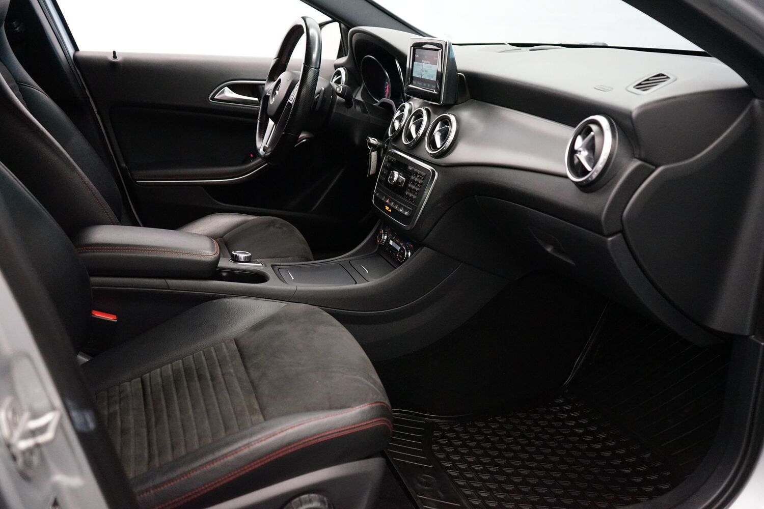 Mercedes-Benz GLA vaihtoauto