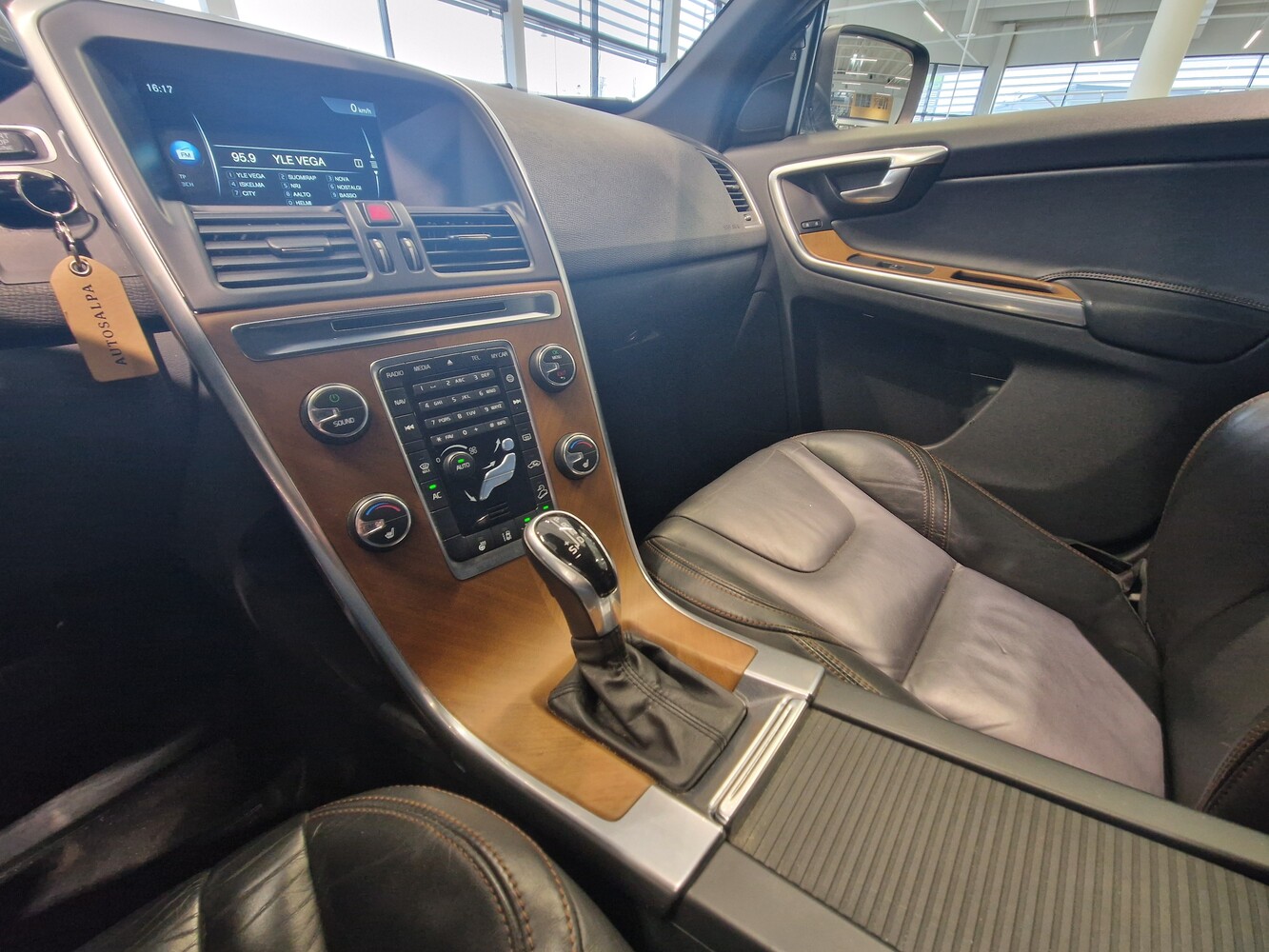 Volvo XC60 vaihtoauto