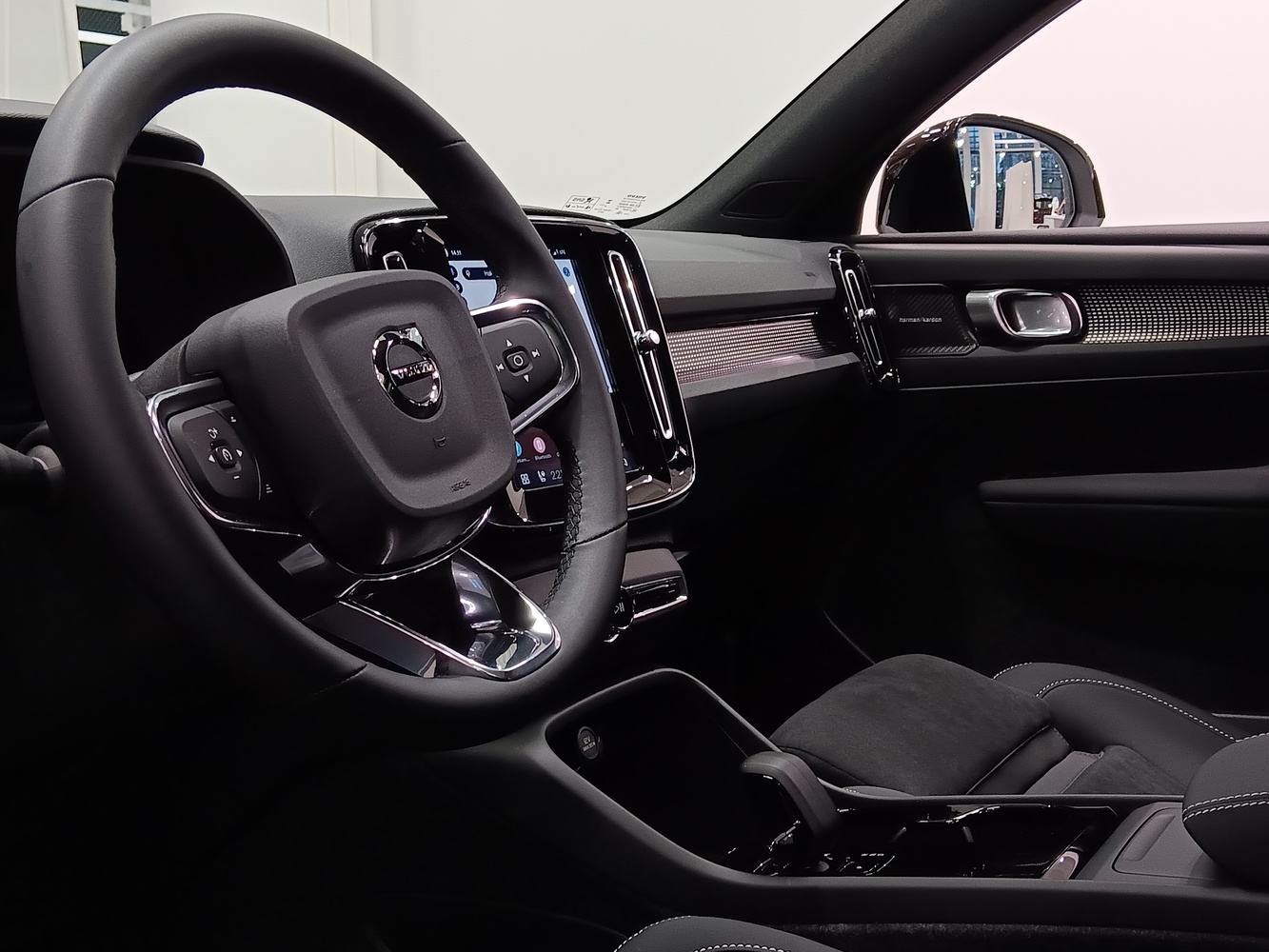 Volvo EX40 vaihtoauto