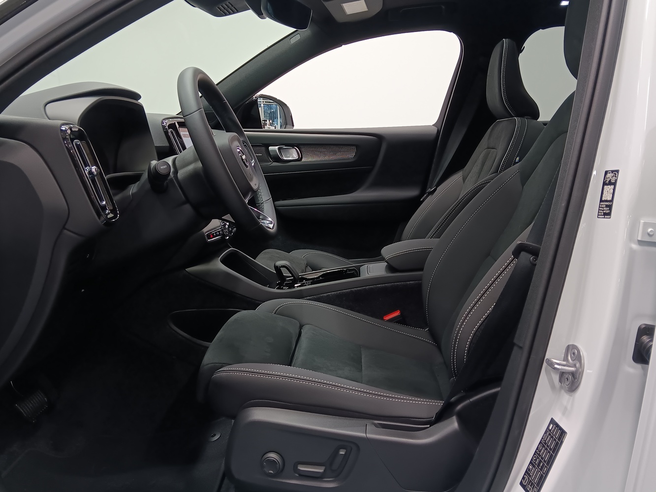 Volvo EX40 vaihtoauto