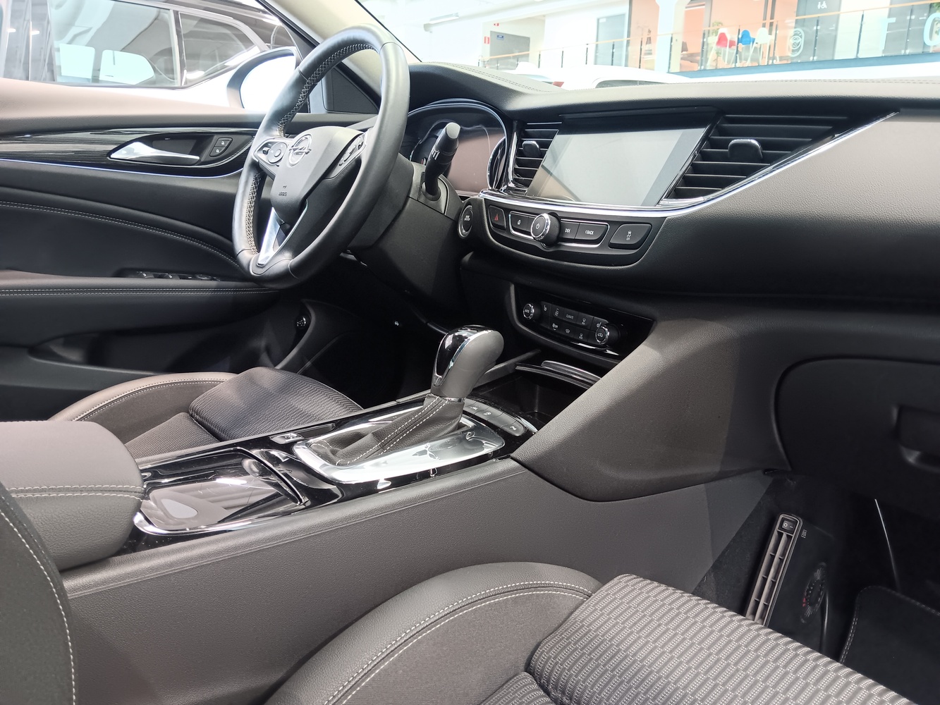 Opel Insignia vaihtoauto