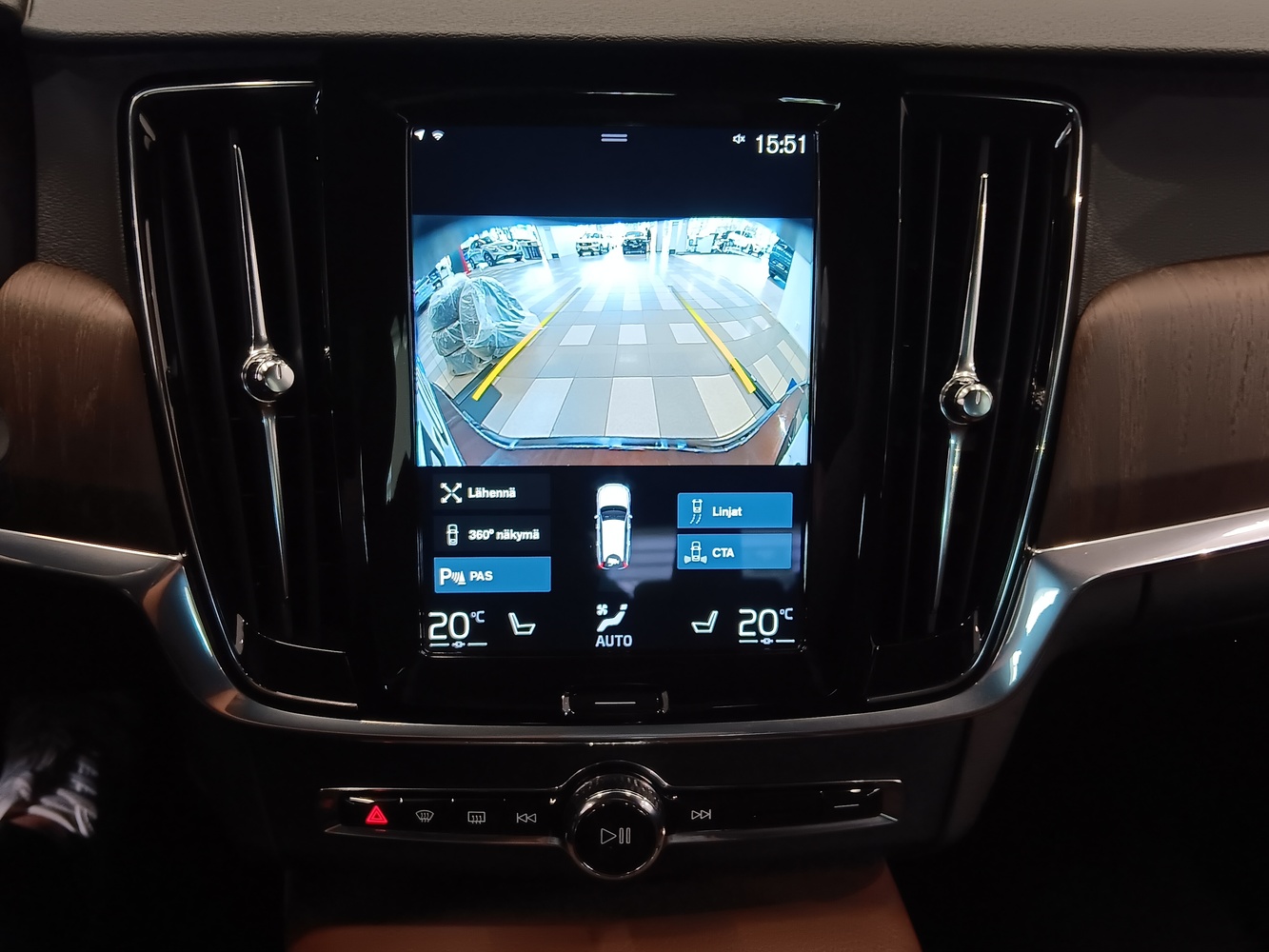 Volvo V90 Cross Country vaihtoauto