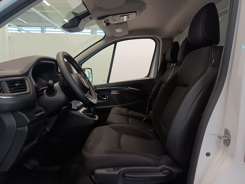 Nissan Primastar vaihtoauto