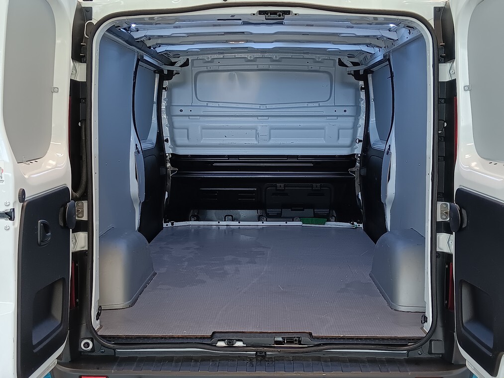 Nissan Primastar vaihtoauto
