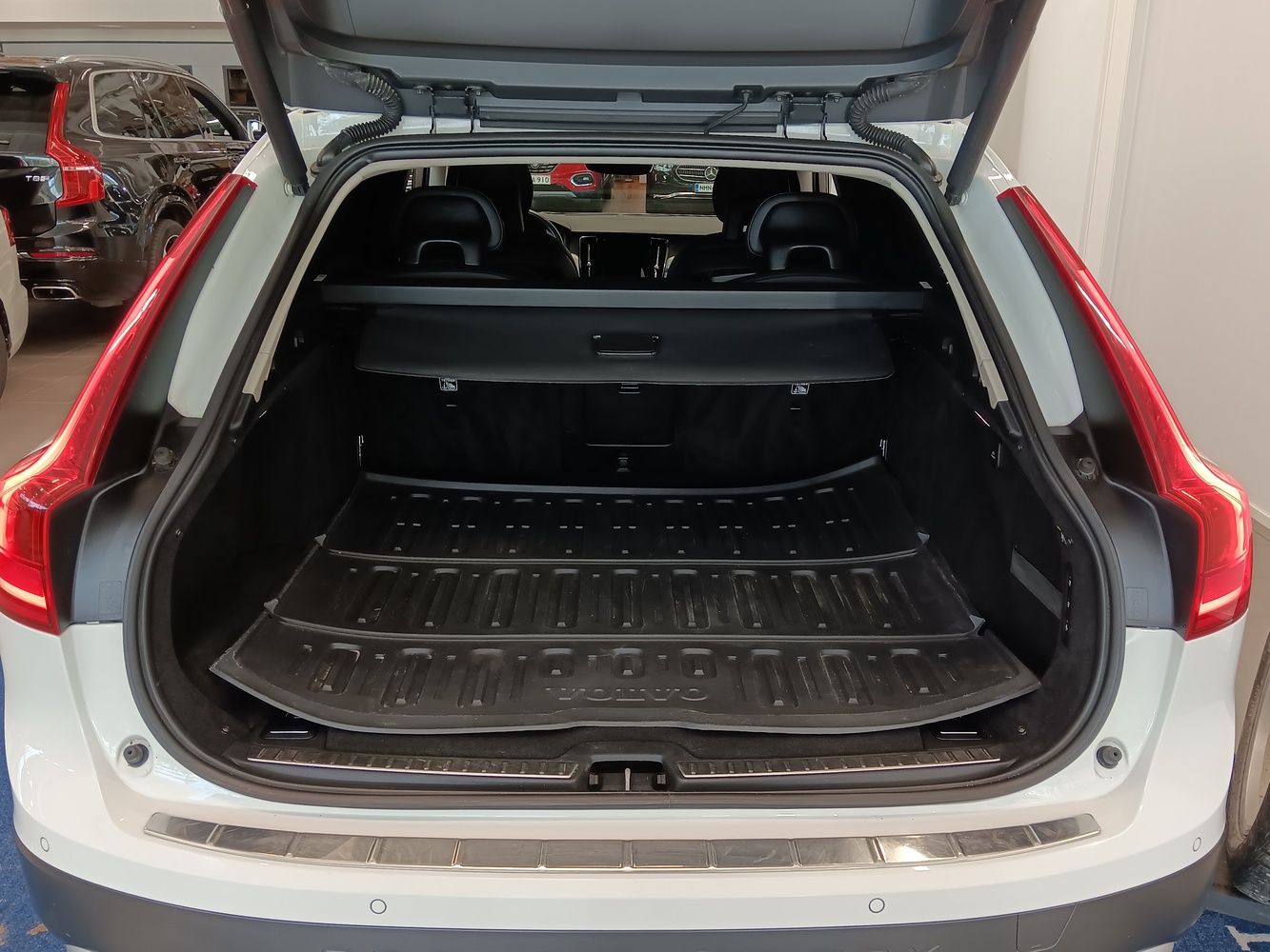 Volvo V90 Cross Country vaihtoauto