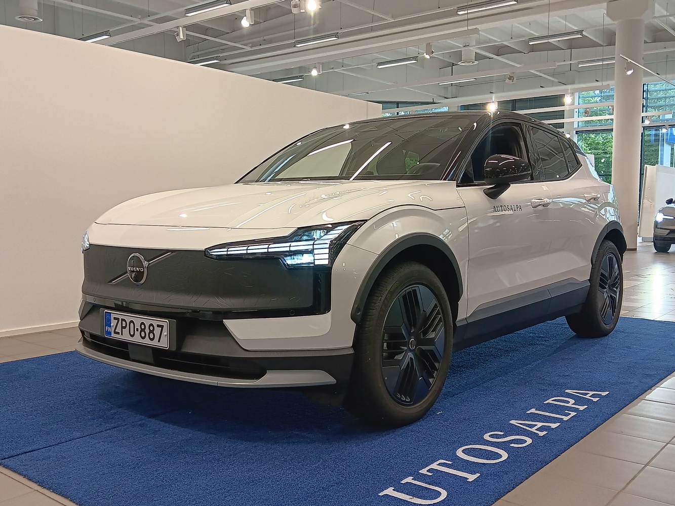 Volvo EX30 Cross Country vaihtoauto