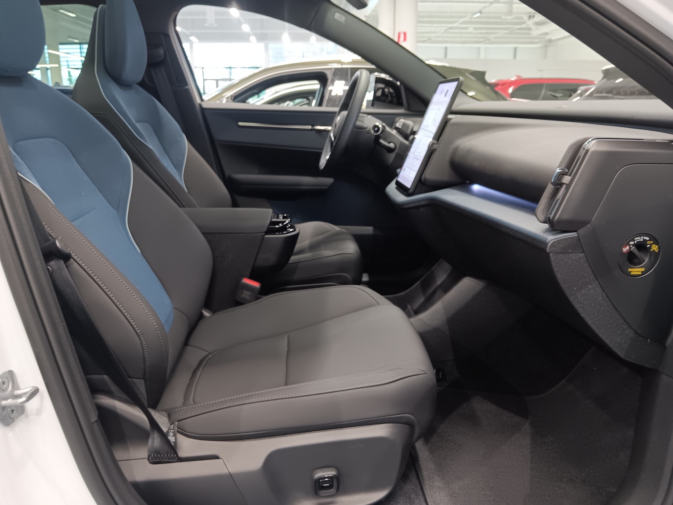 Volvo EX30 Cross Country vaihtoauto
