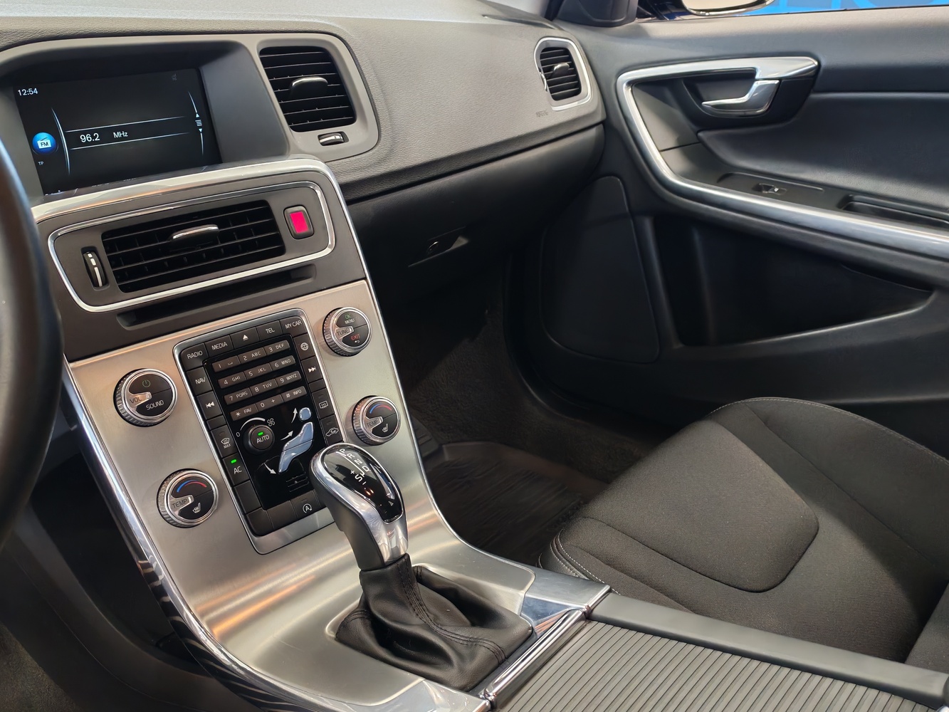 Volvo V60 Cross Country vaihtoauto