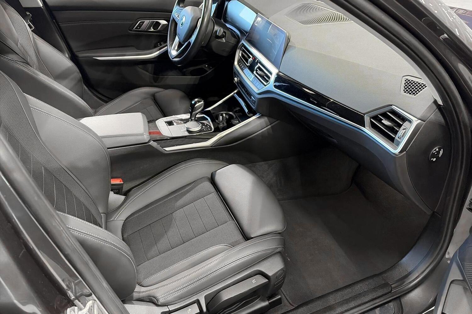BMW 330 vaihtoauto