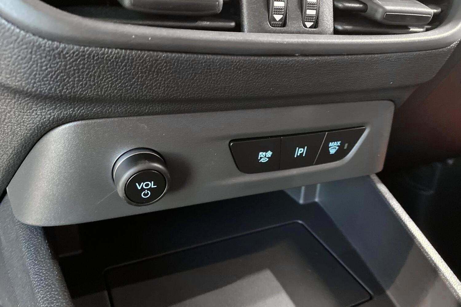 Ford Transit Courier vaihtoauto