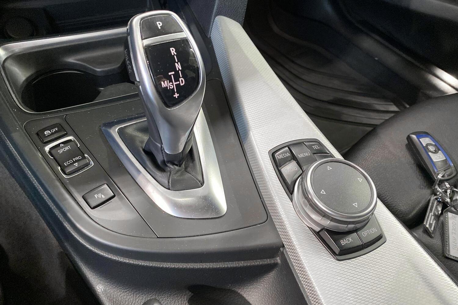 BMW 3.3 vaihtoauto