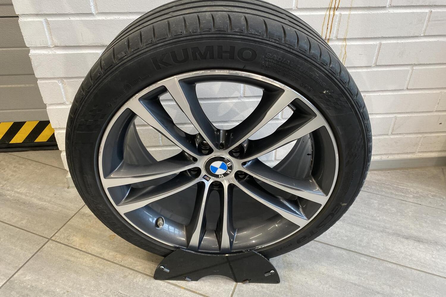 BMW 3.3 vaihtoauto