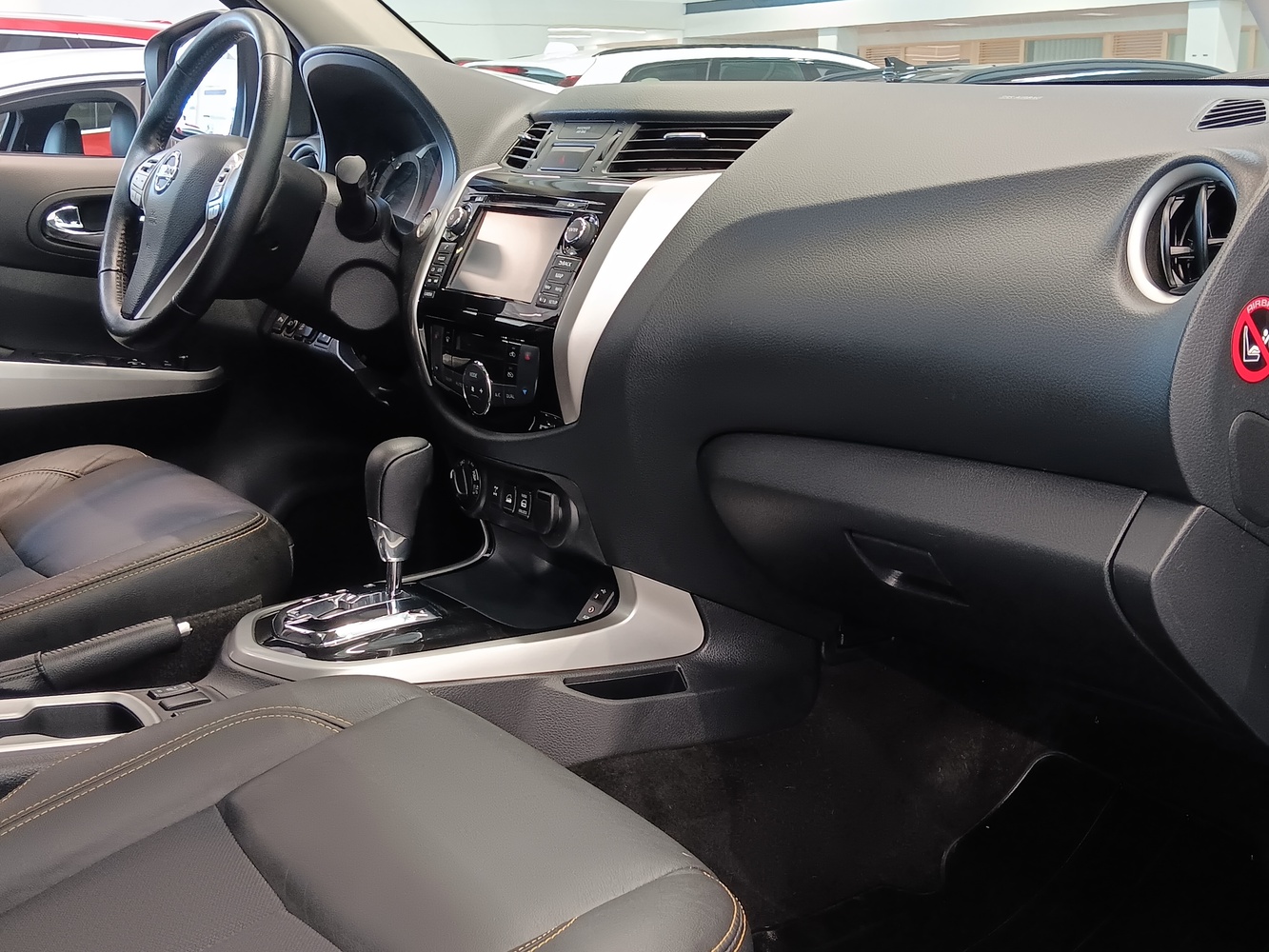 Nissan Navara vaihtoauto
