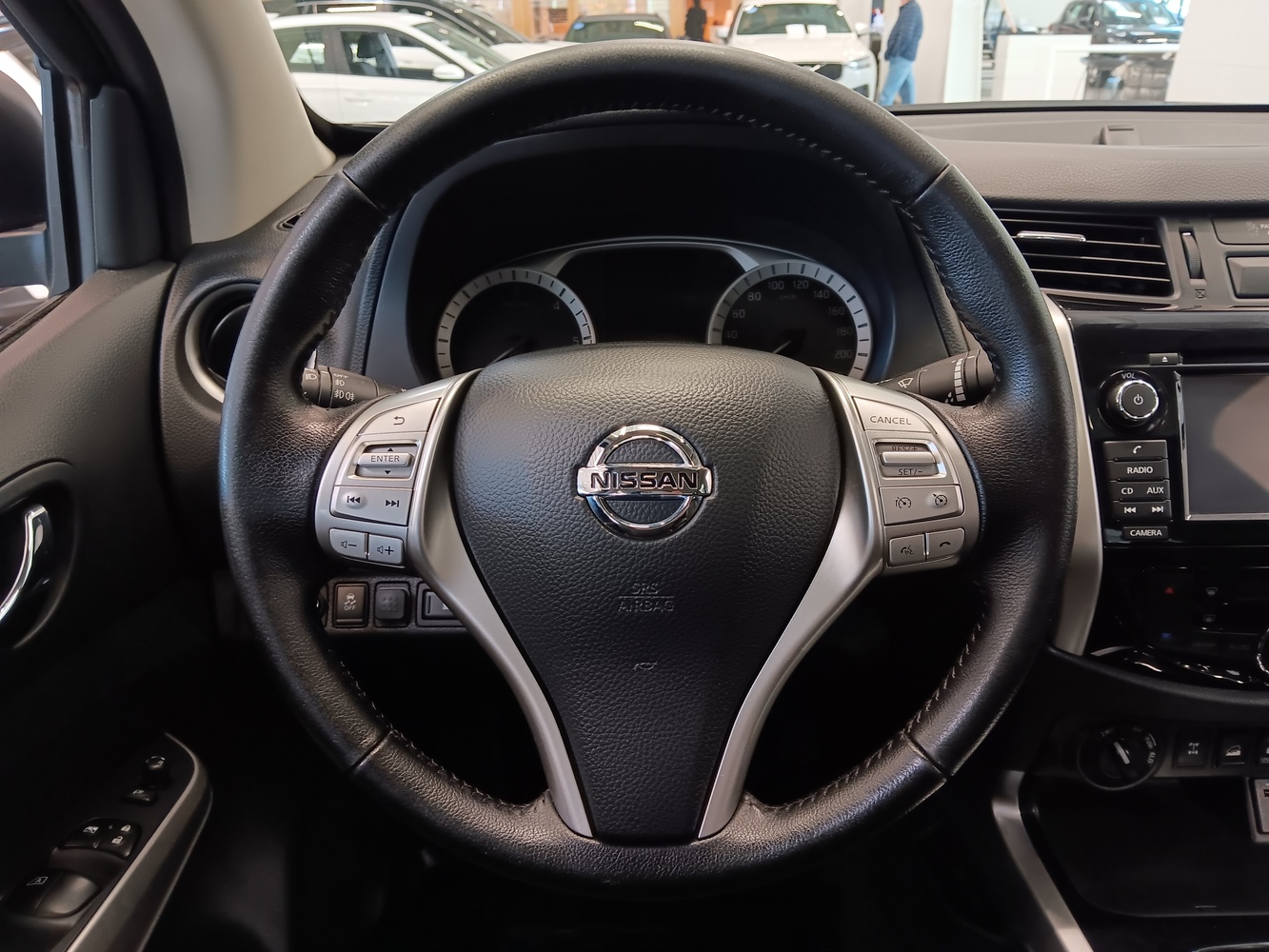Nissan Navara vaihtoauto