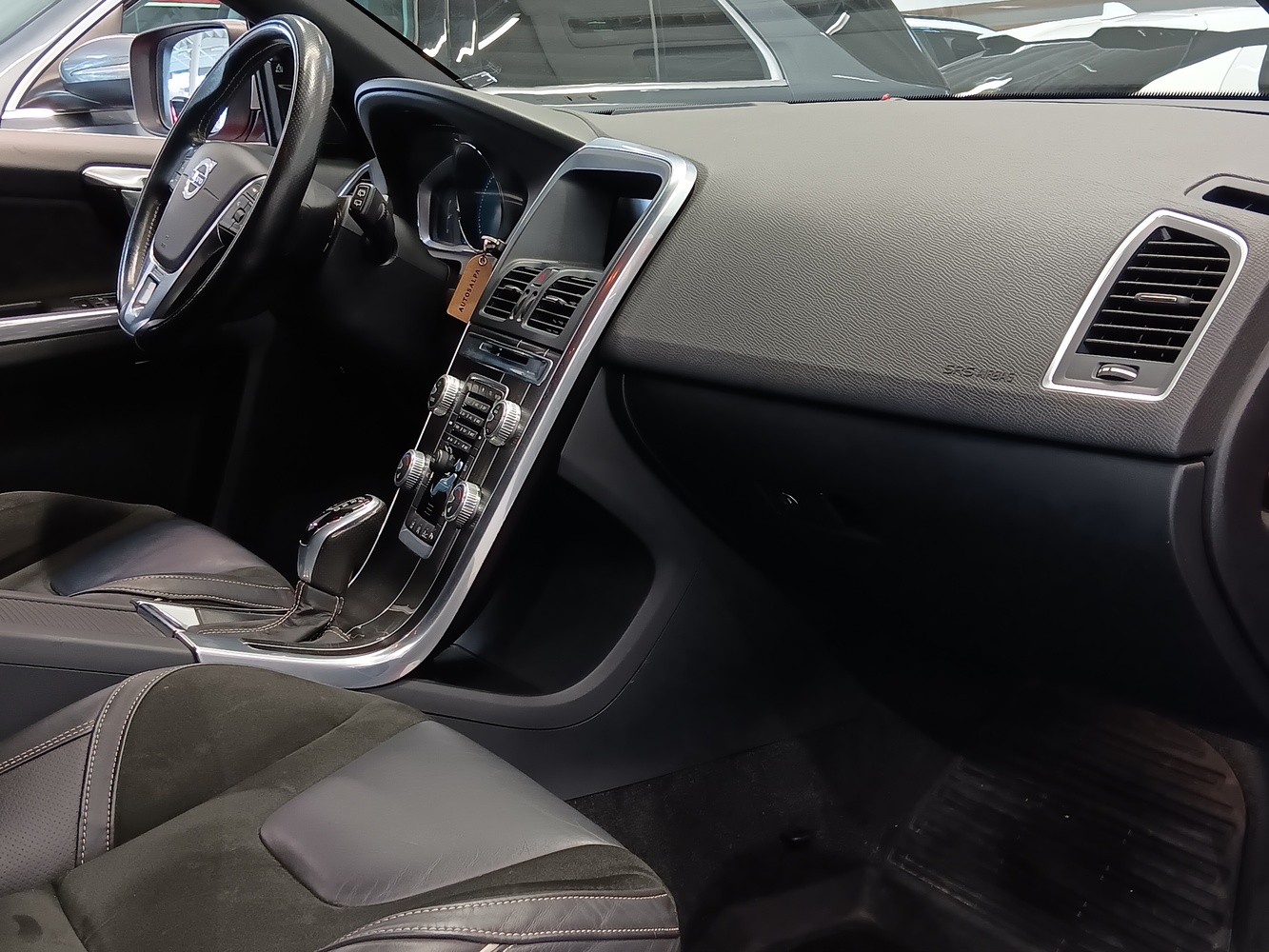 Volvo XC60 vaihtoauto