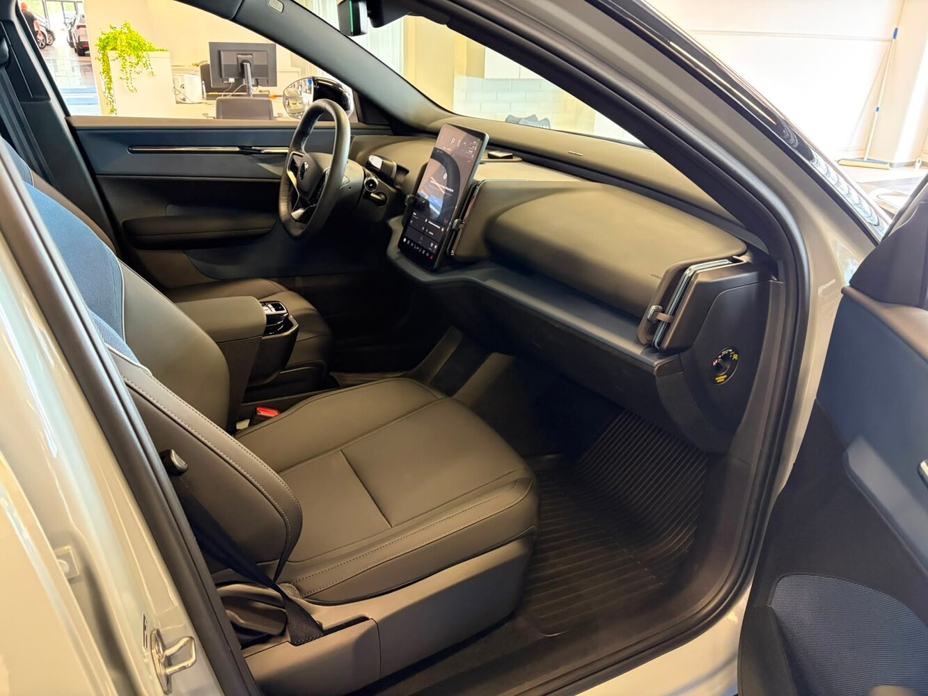 Volvo EX30 vaihtoauto