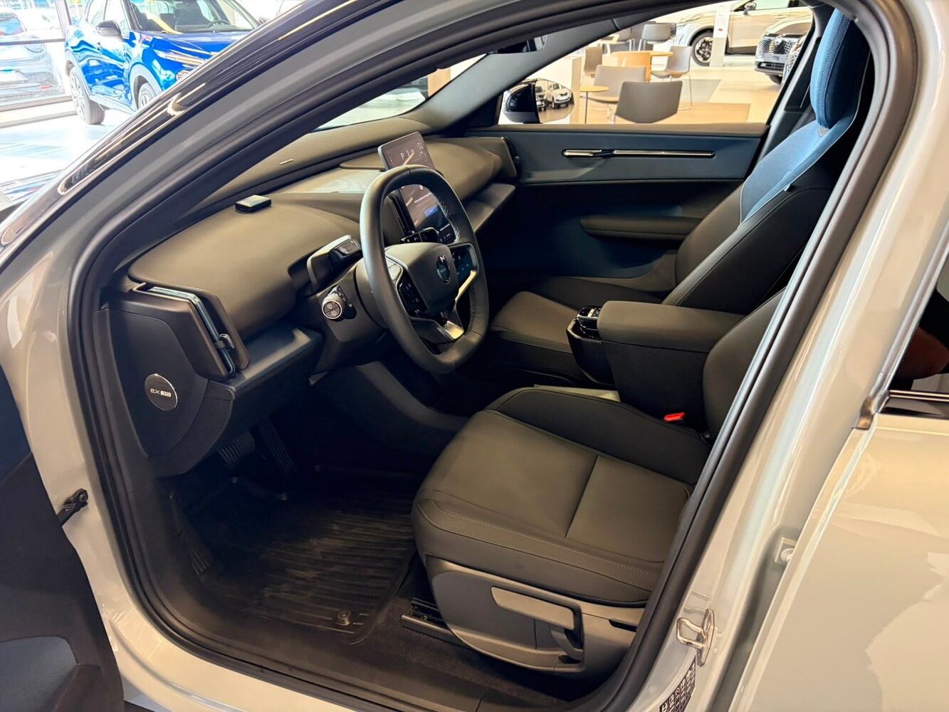 Volvo EX30 vaihtoauto