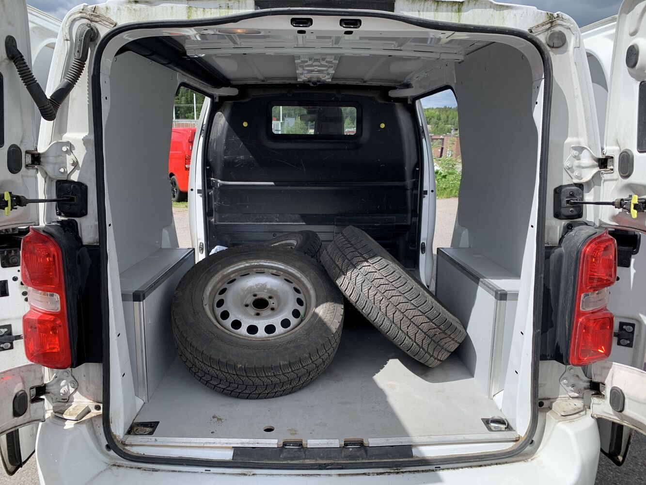 Opel Vivaro vaihtoauto