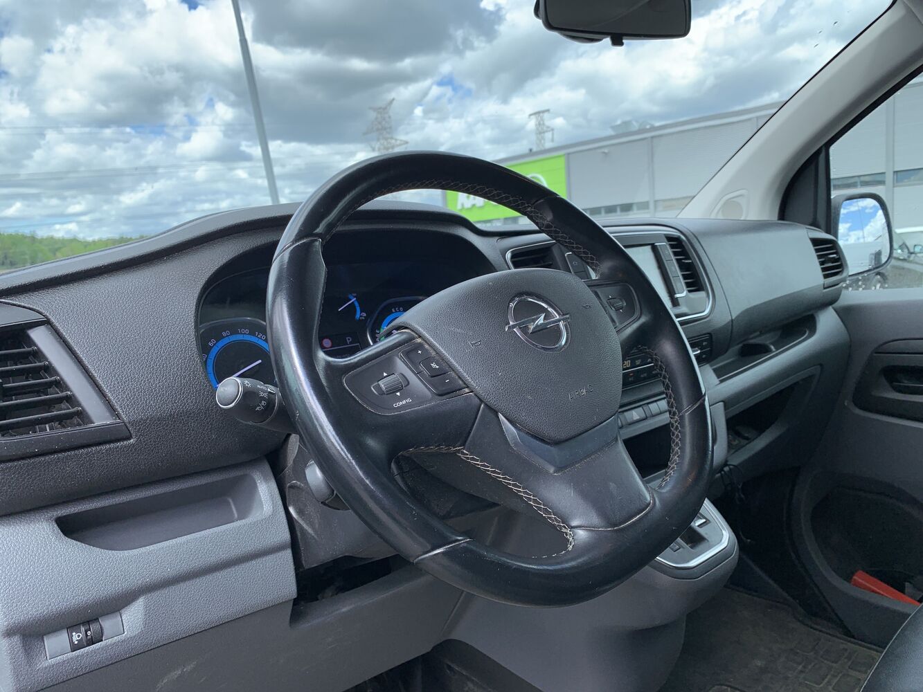 Opel Vivaro vaihtoauto