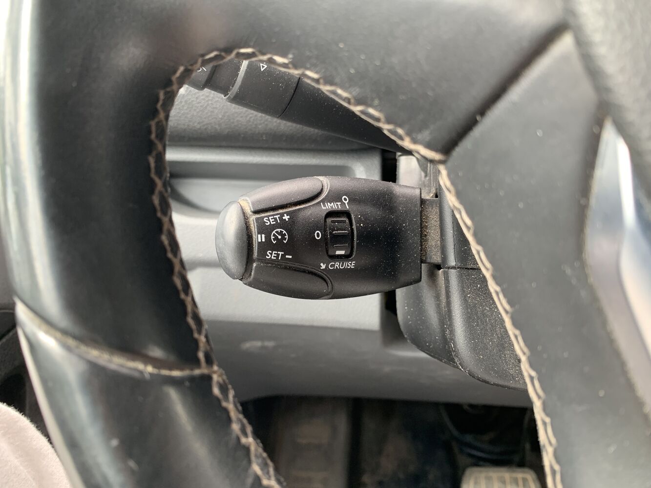 Opel Vivaro vaihtoauto