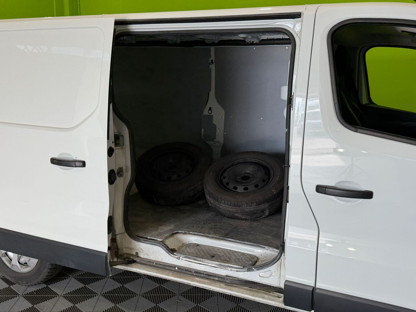 Renault Trafic vaihtoauto