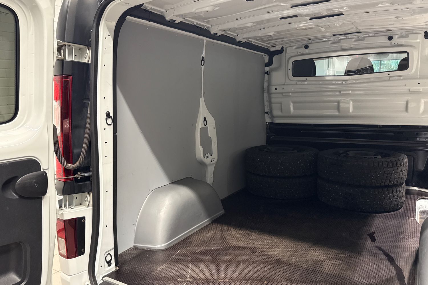 Opel Vivaro vaihtoauto