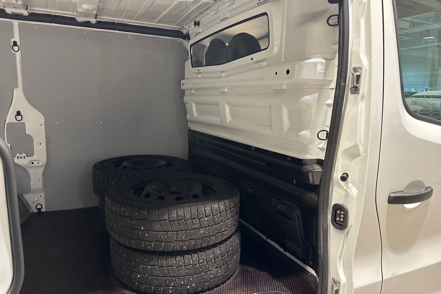 Opel Vivaro vaihtoauto