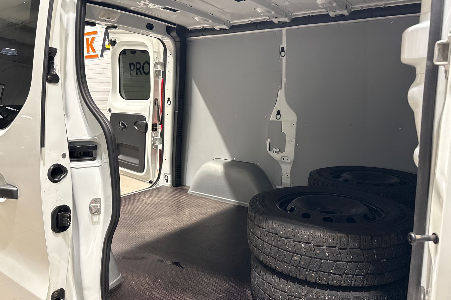 Opel Vivaro vaihtoauto