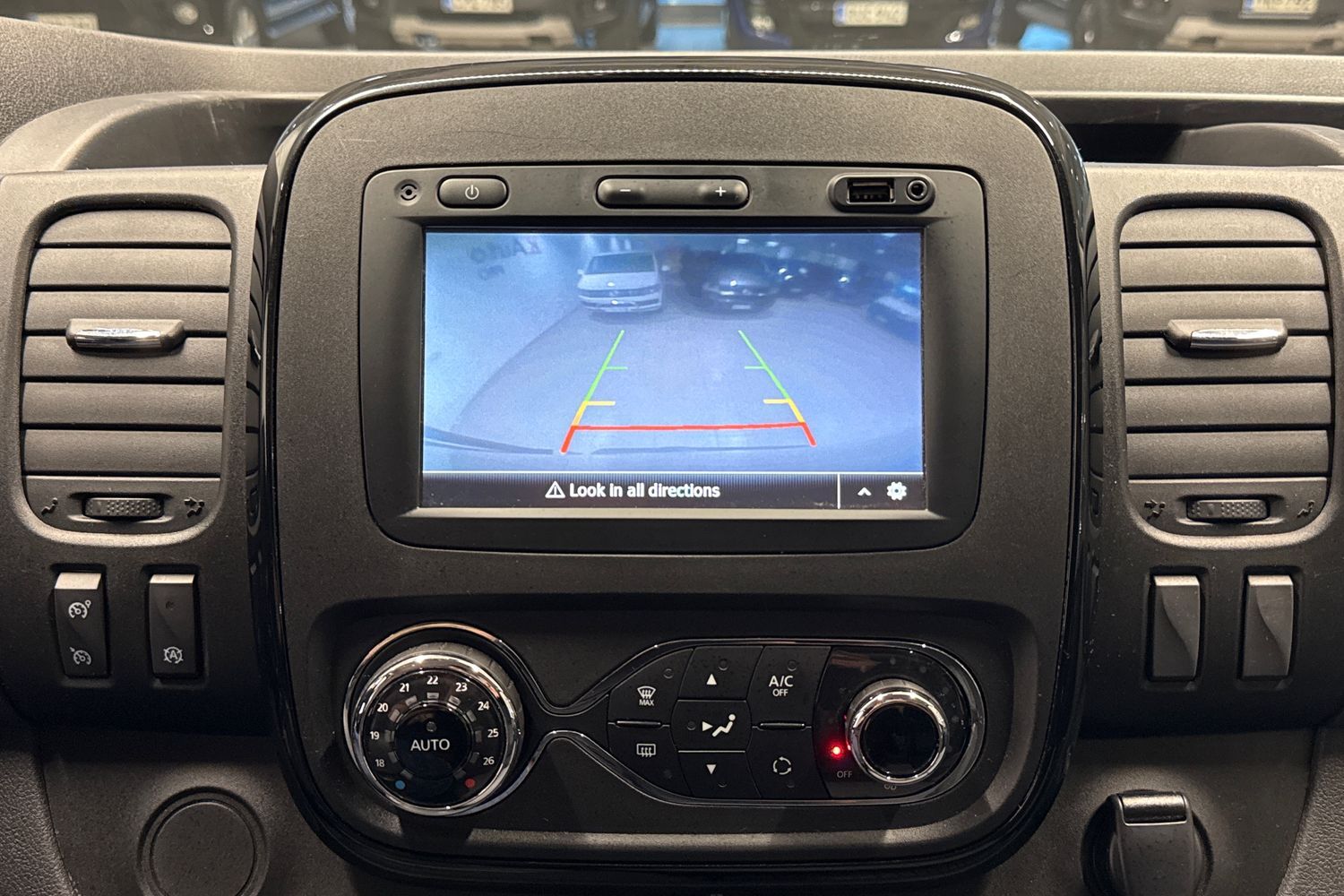 Opel Vivaro vaihtoauto
