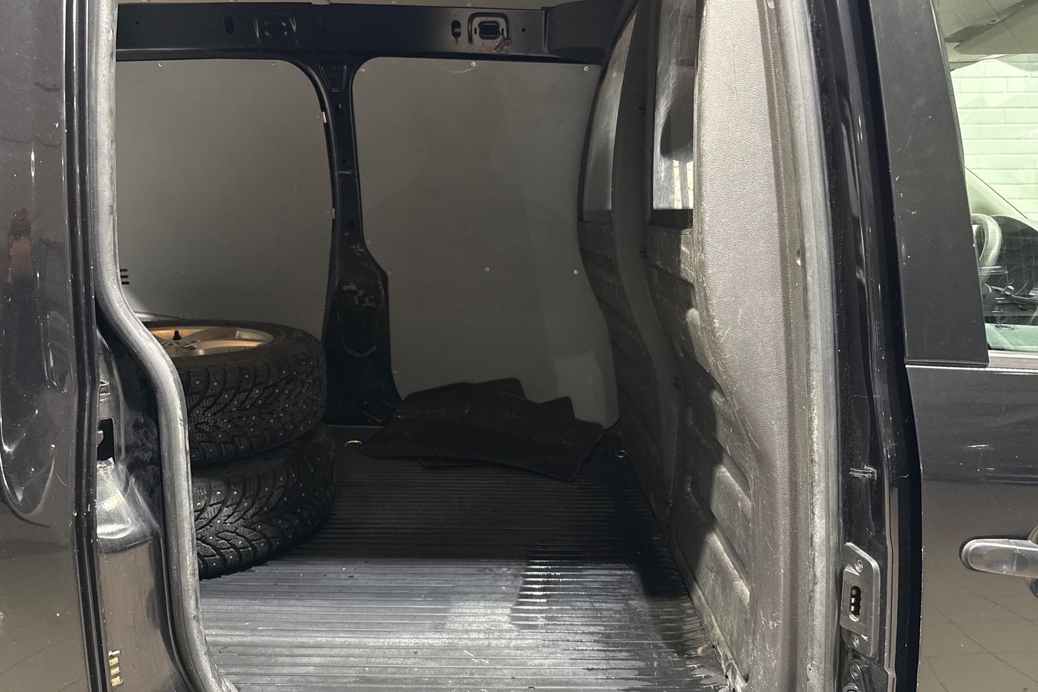 Volkswagen Caddy Maxi vaihtoauto