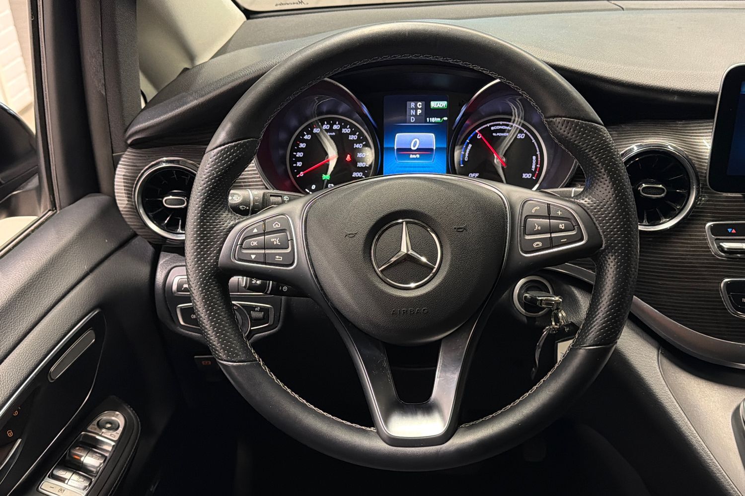 Mercedes-Benz EQV vaihtoauto