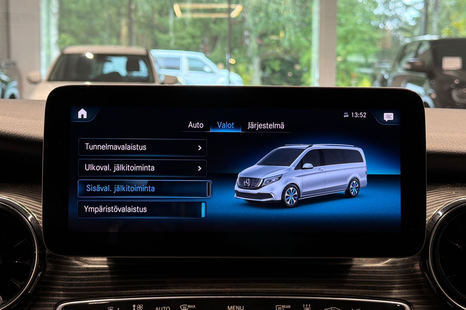 Mercedes-Benz EQV vaihtoauto
