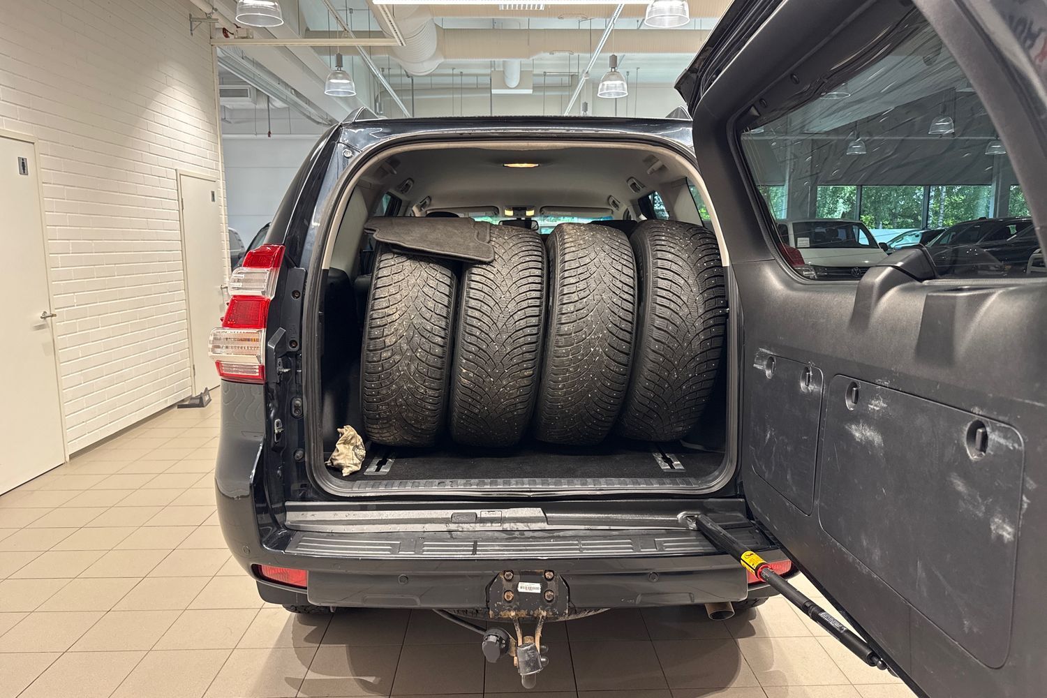 Toyota Land Cruiser vaihtoauto