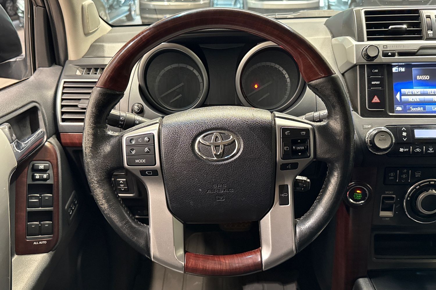 Toyota Land Cruiser vaihtoauto