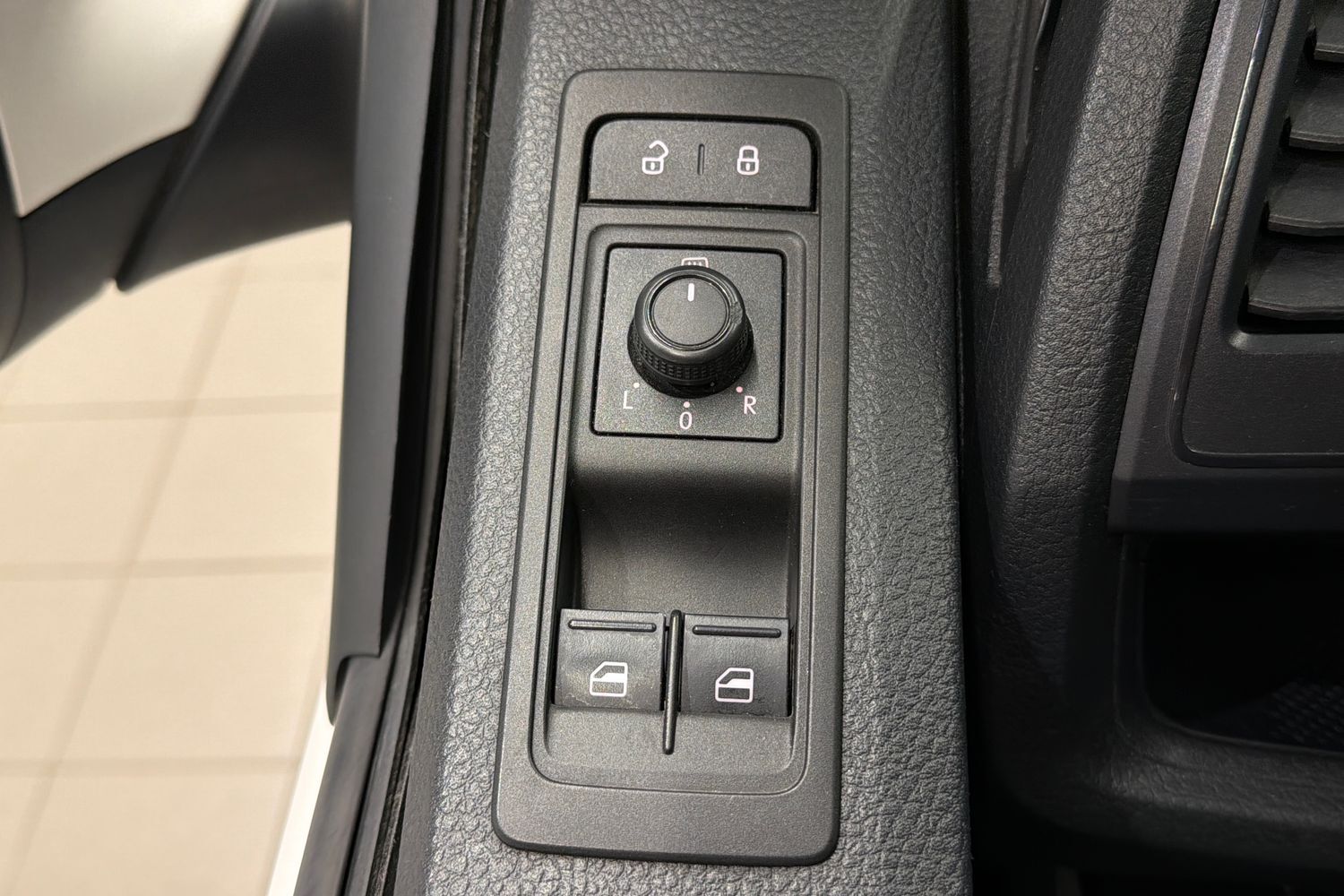 Volkswagen Caravelle vaihtoauto