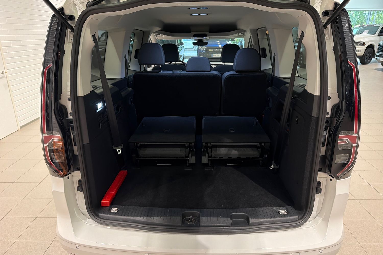 Volkswagen Caddy Maxi vaihtoauto