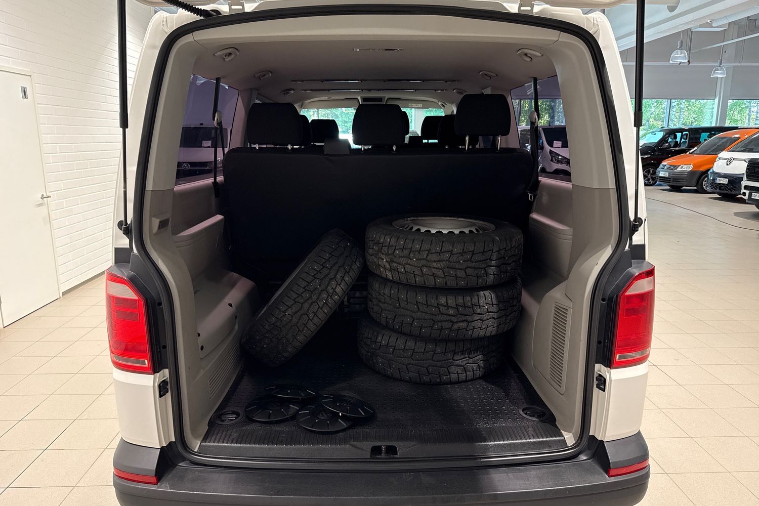 Volkswagen Caravelle vaihtoauto