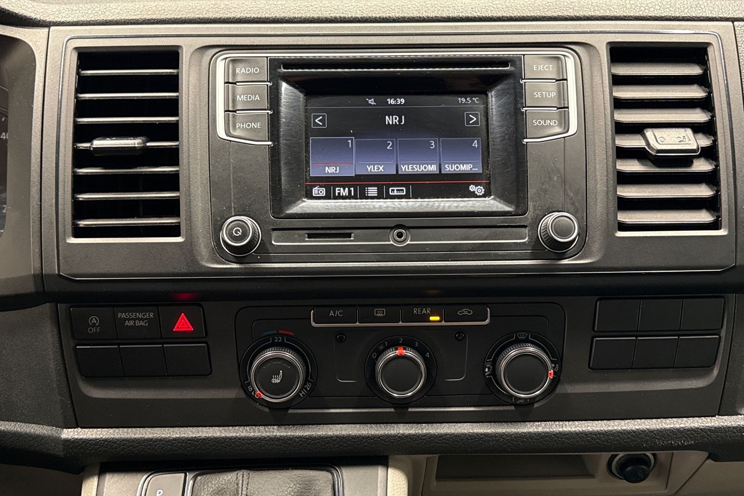 Volkswagen Caravelle vaihtoauto