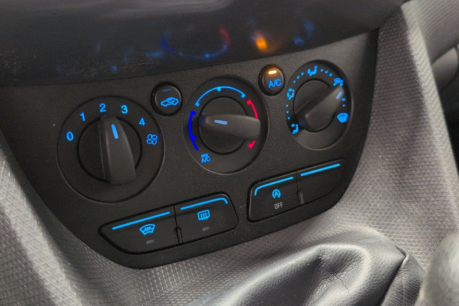 Ford Transit Connect vaihtoauto