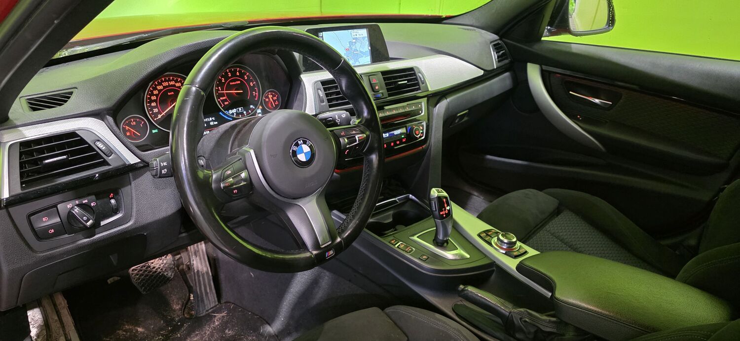 BMW 320 vaihtoauto
