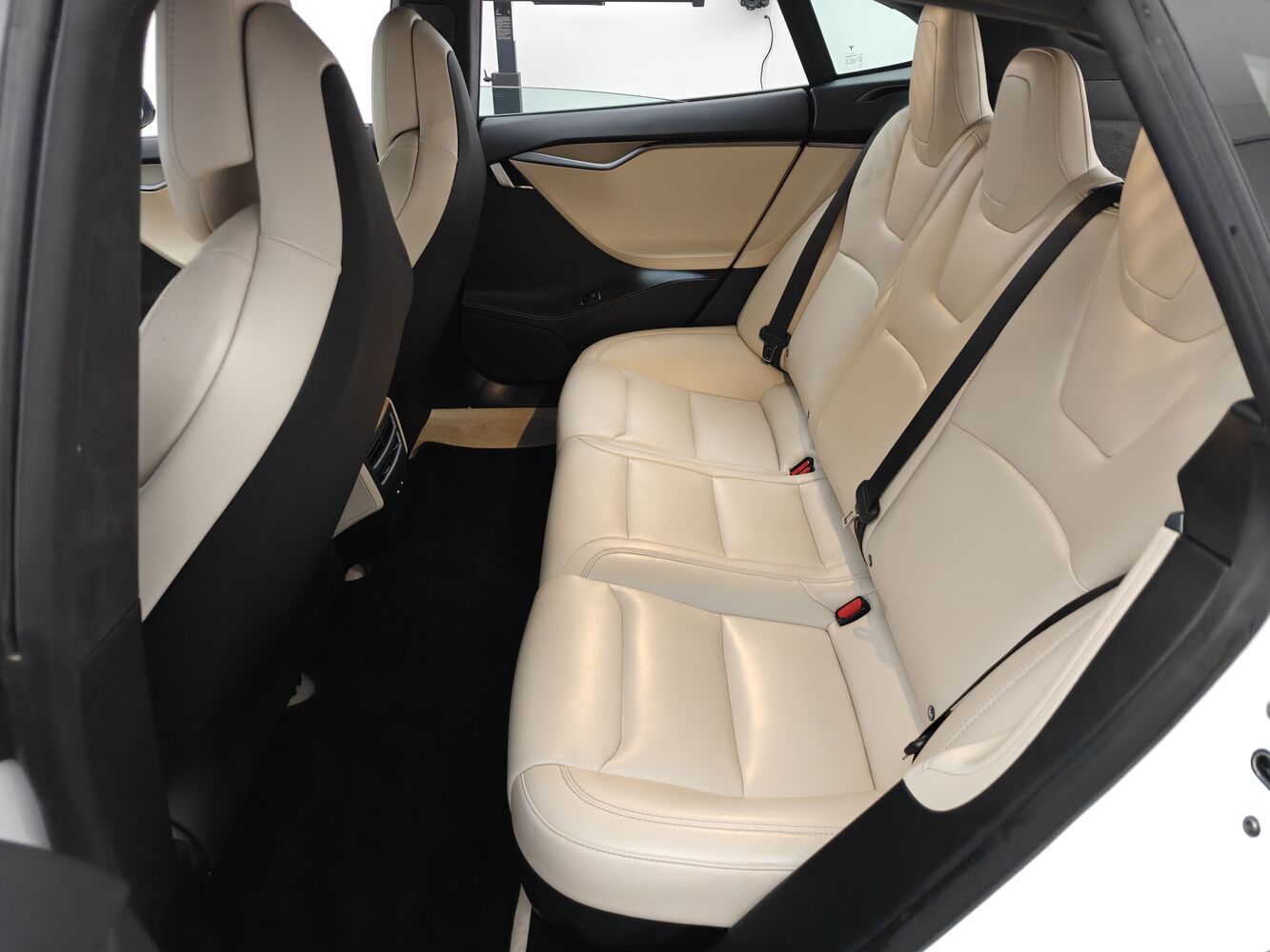 Tesla Model S vaihtoauto