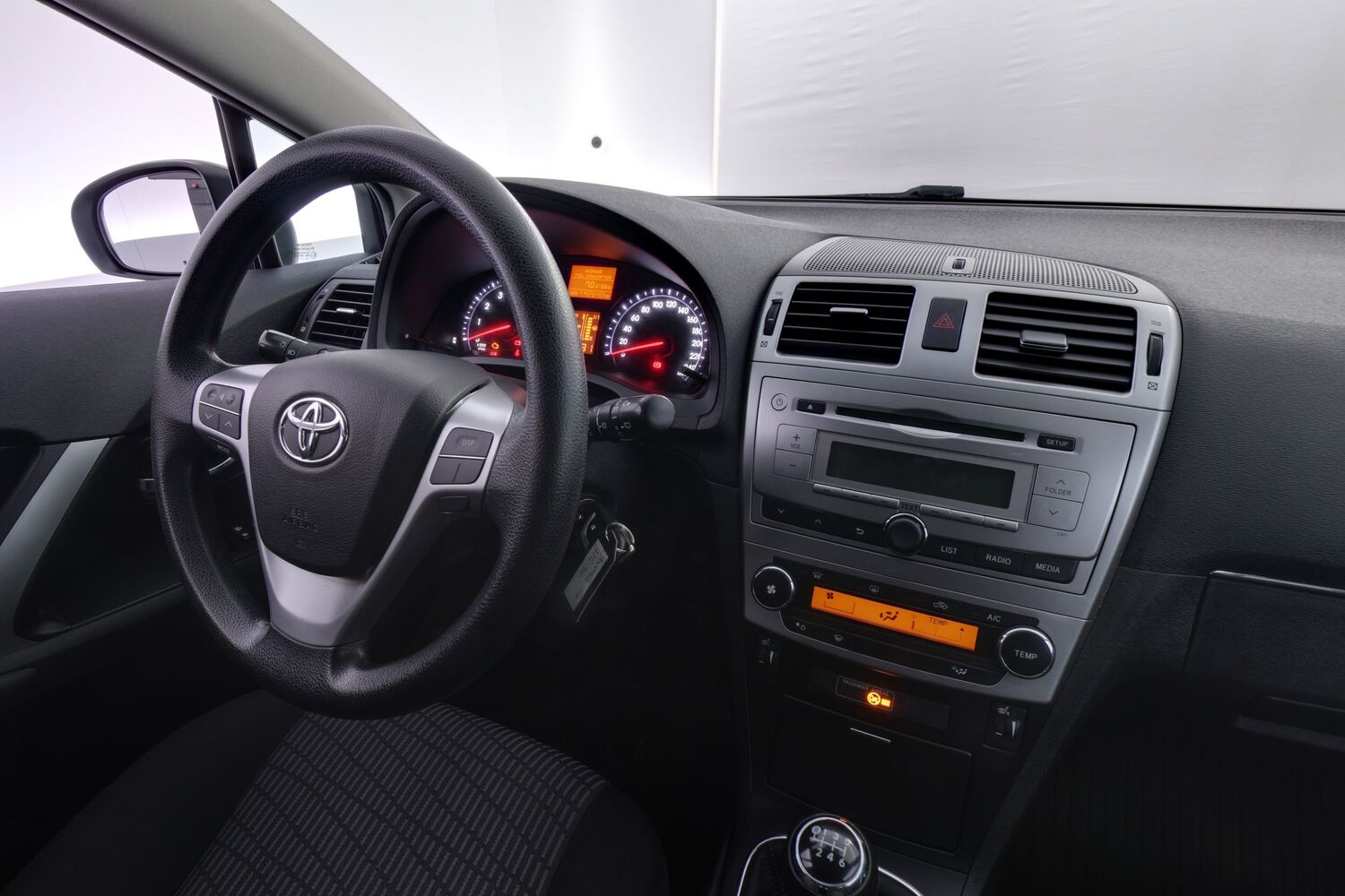 Toyota Avensis vaihtoauto