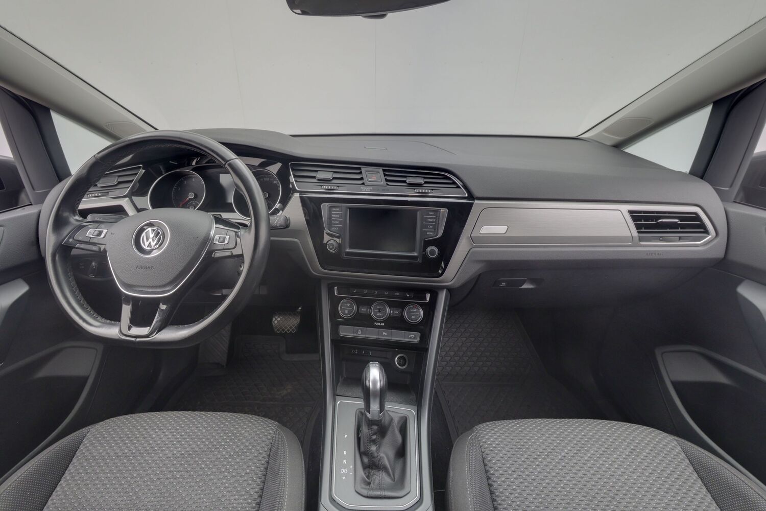 Volkswagen Touran vaihtoauto