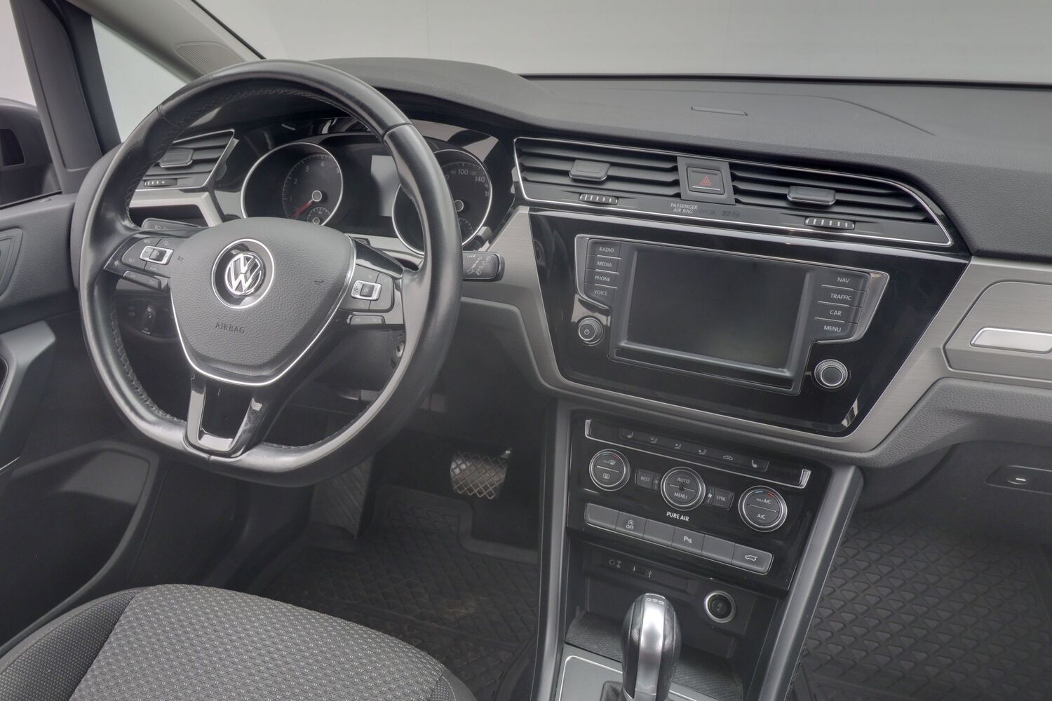 Volkswagen Touran vaihtoauto