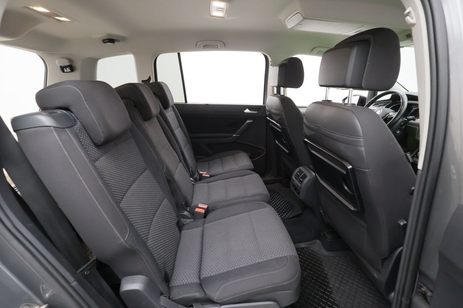 Volkswagen Touran vaihtoauto